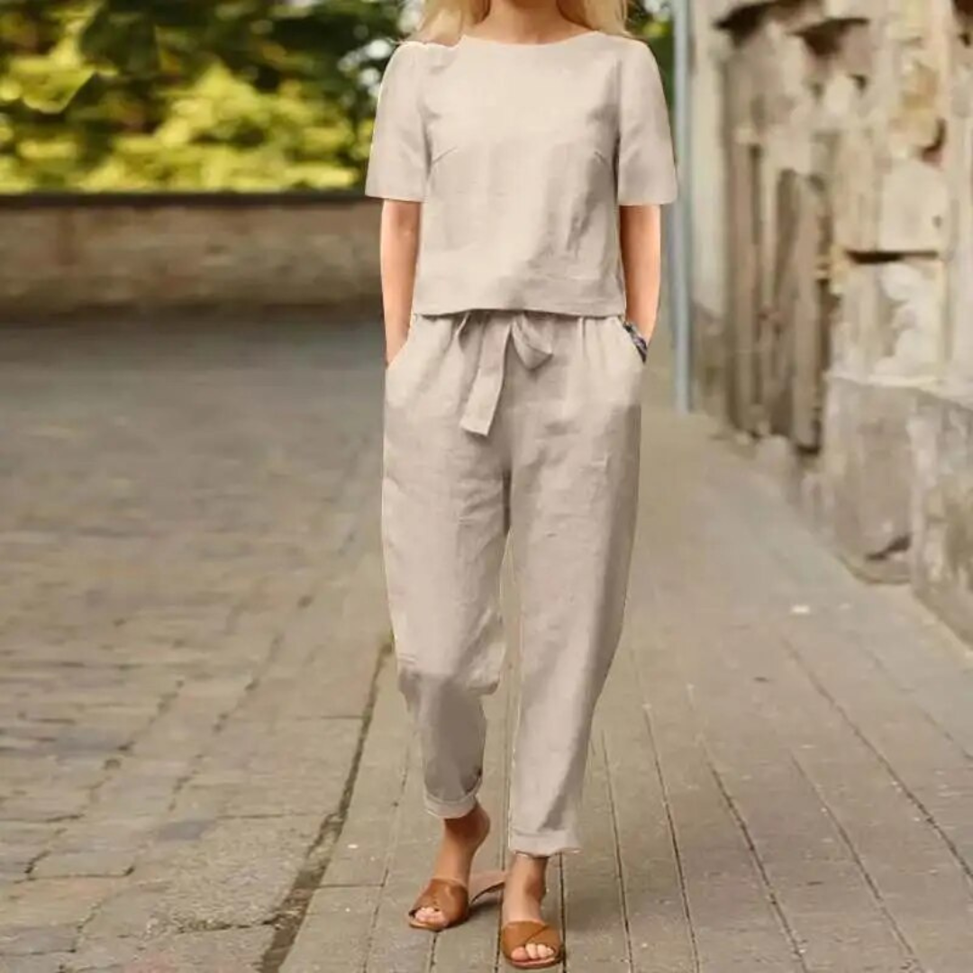 Chic and Cozy Women's Two-Piece Outfit Set