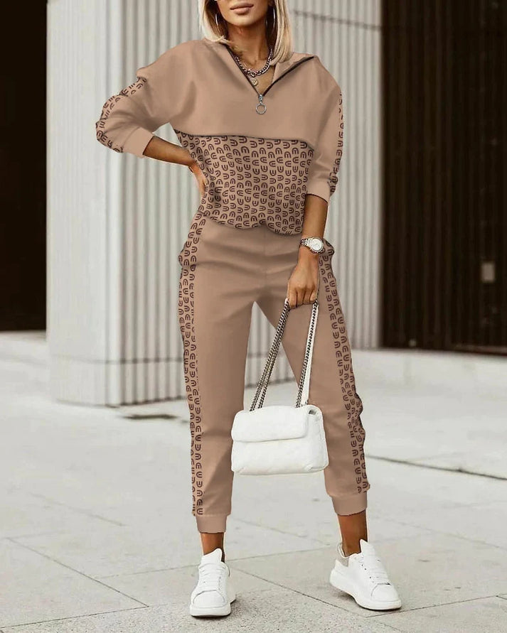 Chic and Cozy Women's Tracksuit